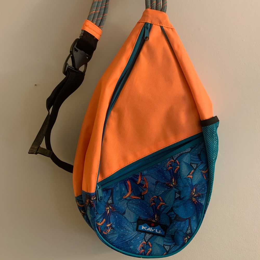 Kavu Paxton Pack Rope Sling Bag in Electric Lily NWOT